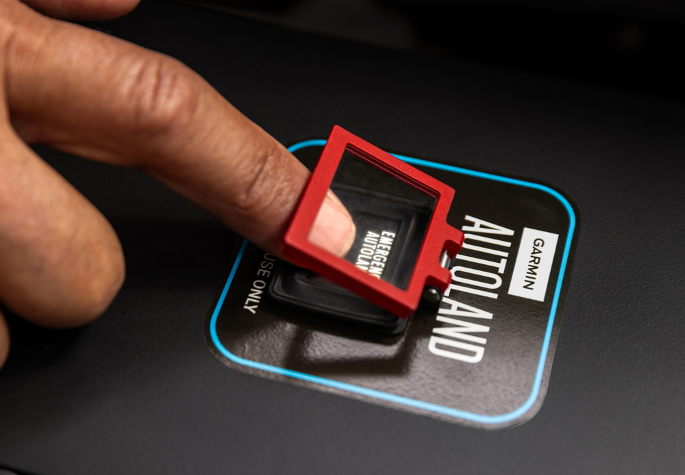 auto land button